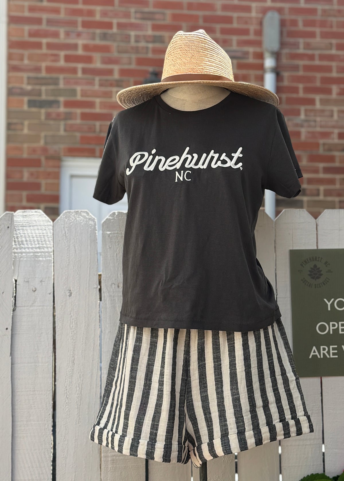 EMBROIDERED HIGH WAISTED TEE