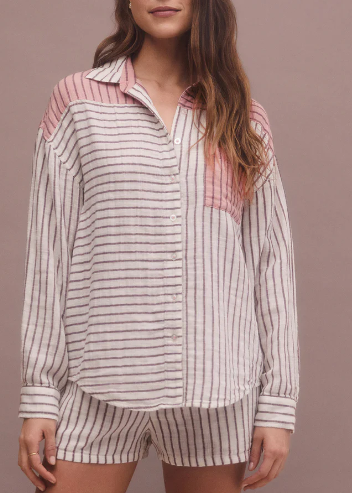 HANG OUT BUTTON DOWN