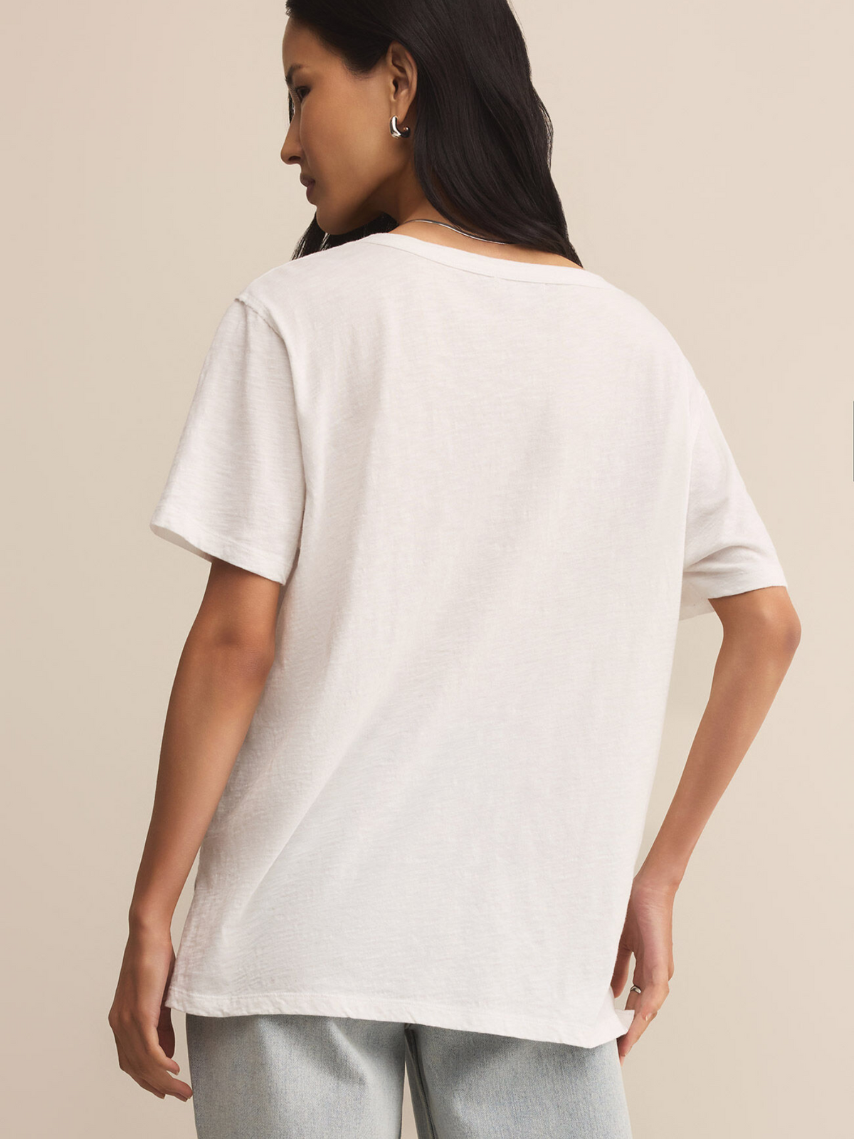 Z SUPPLY LIVELY RELAXED V NECK TEE IN WHITE